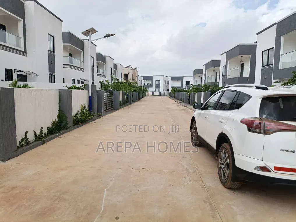 4bdrm Townhouse / Terrace in Arepa Homes, Ghana Flag for rent in Ghana Flag
