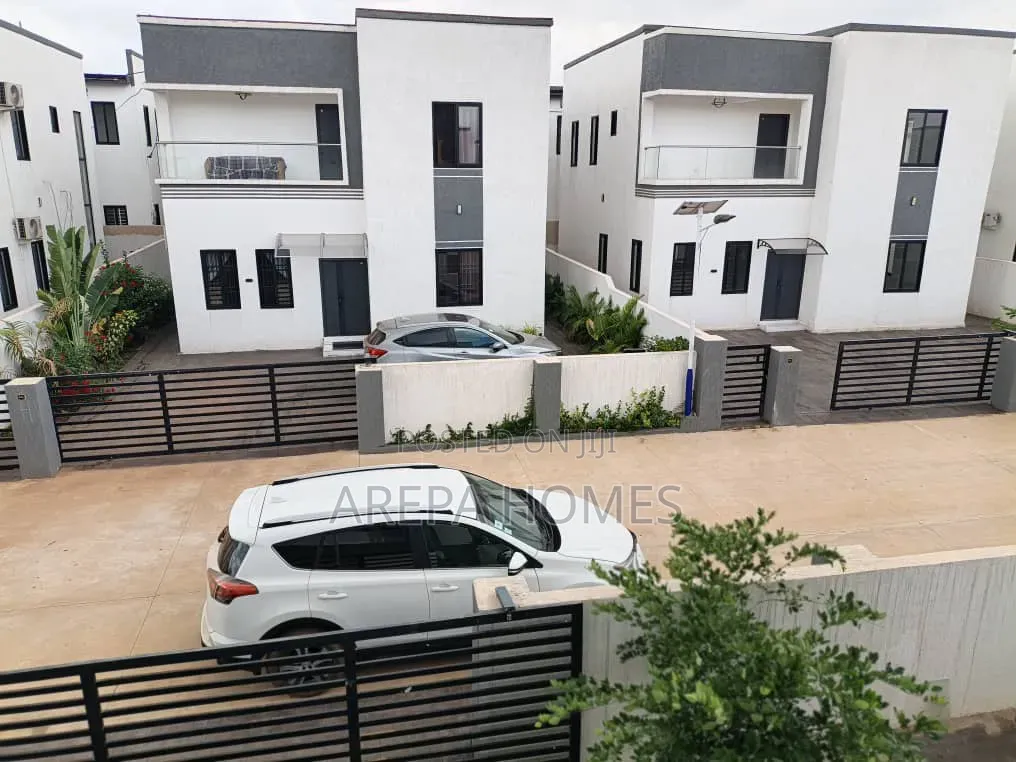 4bdrm Townhouse / Terrace in Arepa Homes, Ghana Flag for rent in Ghana Flag