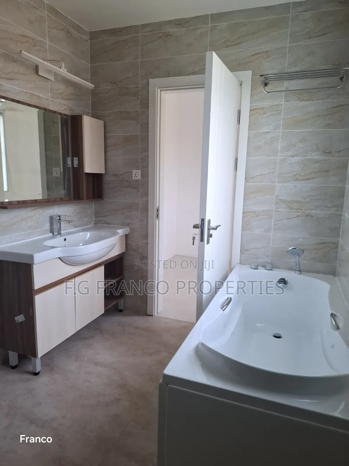 4bdrm House in Kg Franco Properties, Sakumono for sale in Sakumono