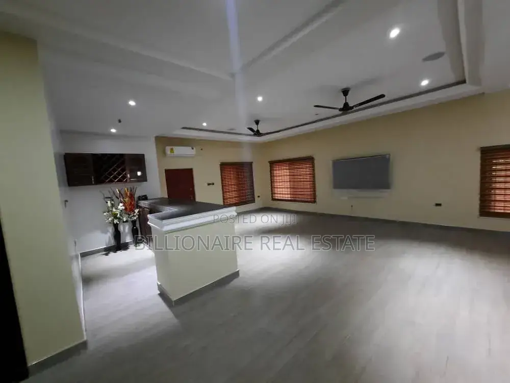 6bdrm Apartment in Aputuogya Abountem, Kumasi Metropolitan for sale in Kumasi Metropolitan