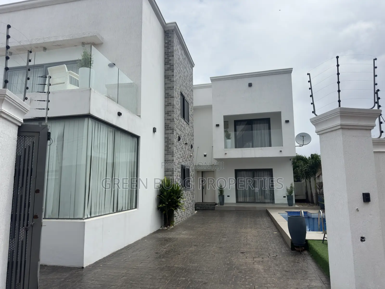 Furnished 4bdrm House in East Legon for rent in East Legon
