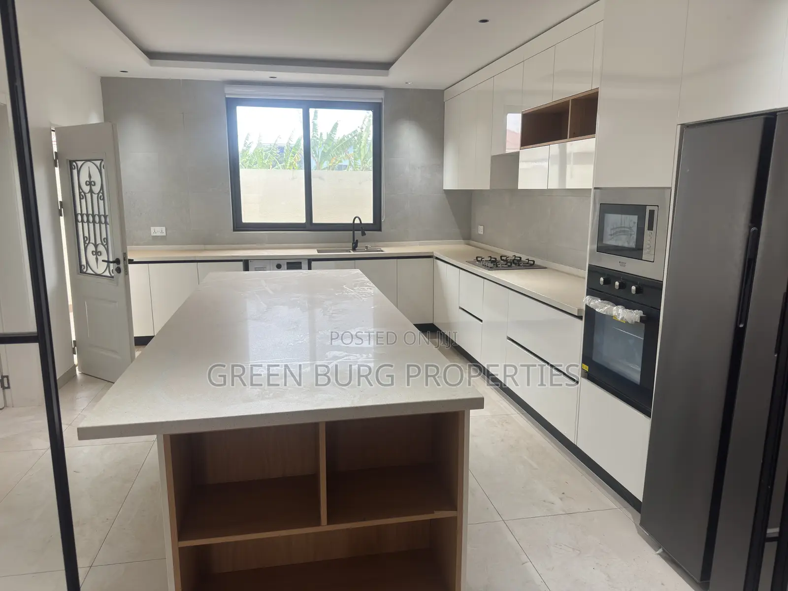 5bdrm House in Green, East Legon for sale in East Legon