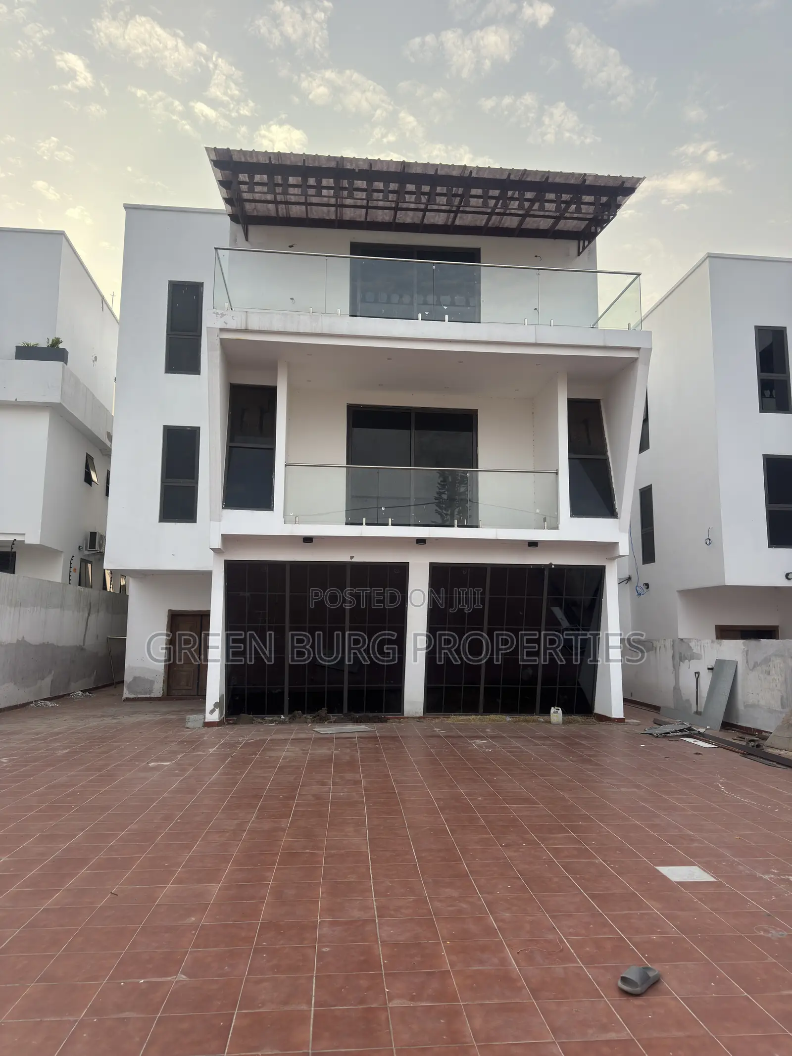 5bdrm House in Green, East Legon for sale in East Legon