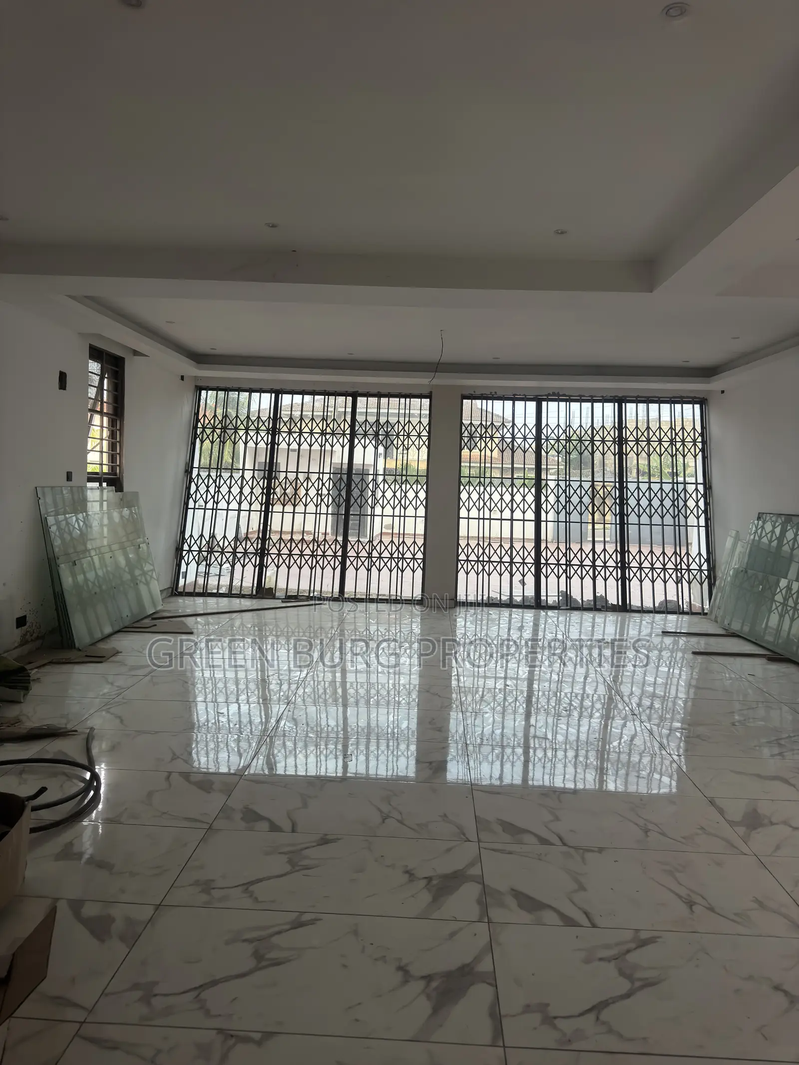 5bdrm House in Green, East Legon for sale in East Legon