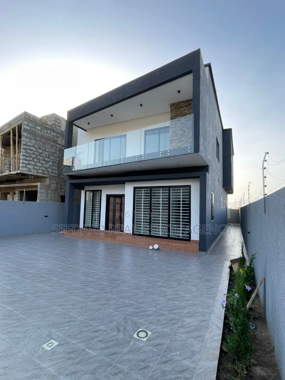 4bdrm Duplex in Sefdard Properties, Oyarifa for sale in Oyarifa