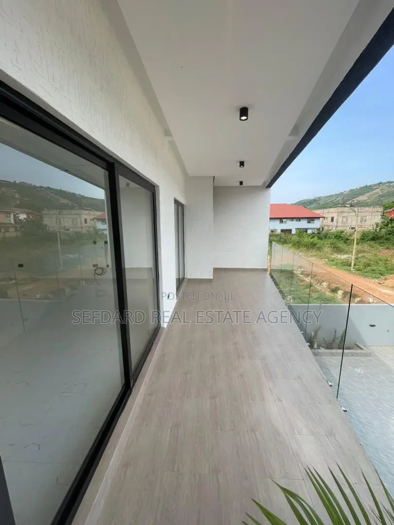 4bdrm Duplex in Sefdard Properties, Oyarifa for sale in Oyarifa