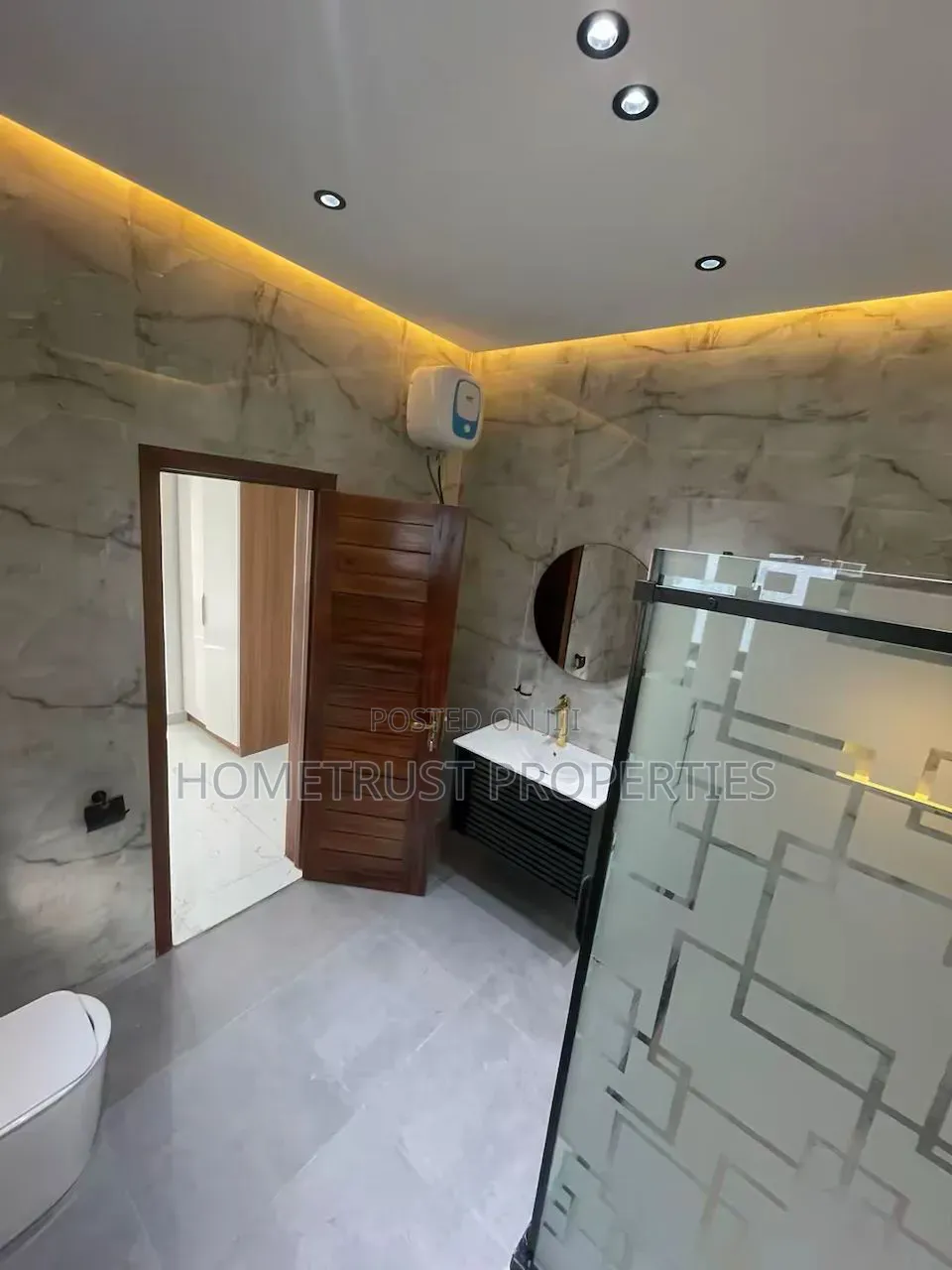 4bdrm Duplex in Oyarifa, Pentecost for sale in Pentecost