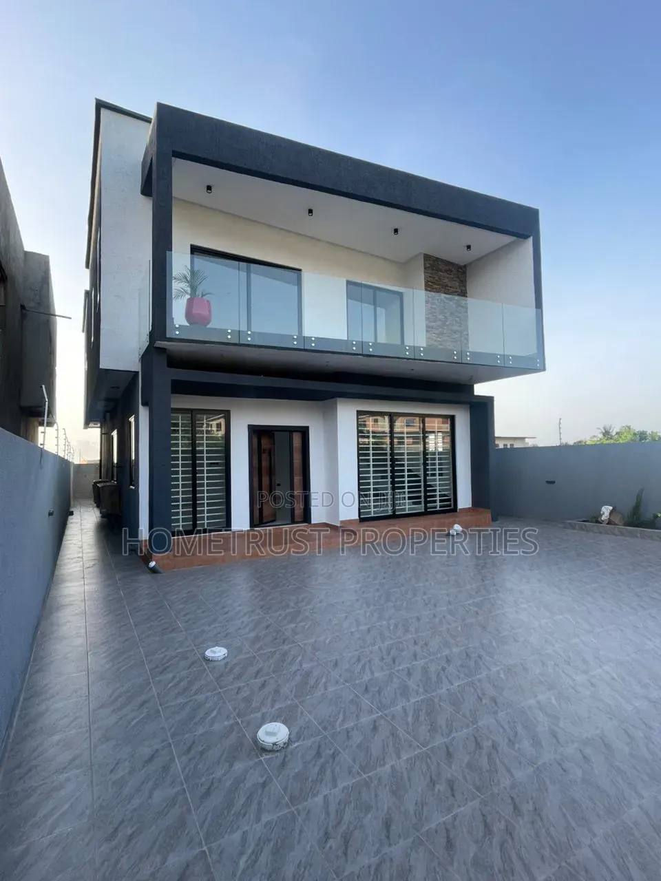 4bdrm Duplex in Oyarifa, Pentecost for sale in Pentecost