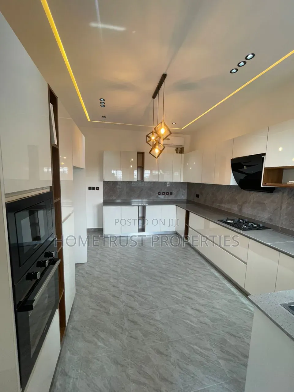 4bdrm Duplex in Oyarifa, Pentecost for sale in Pentecost