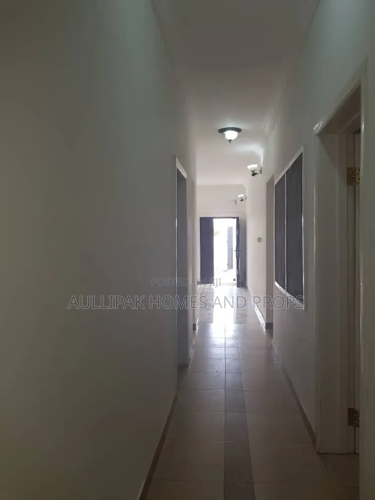 4bdrm House in Lakeside for rent in Lake Side Estate