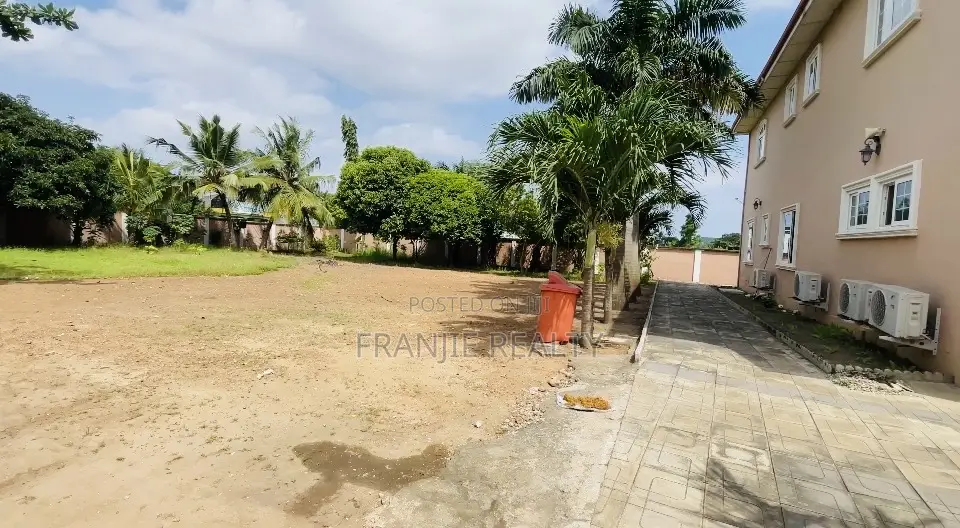 Furnished 6bdrm House in Franjie Realty, Kasoa for sale in Kasoa