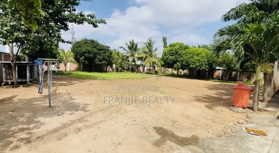 Furnished 6bdrm House in Franjie Realty, Kasoa for sale in Kasoa