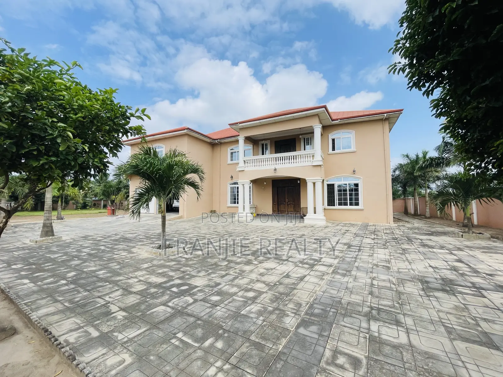 Furnished 6bdrm House in Franjie Realty, Kasoa for sale in Kasoa