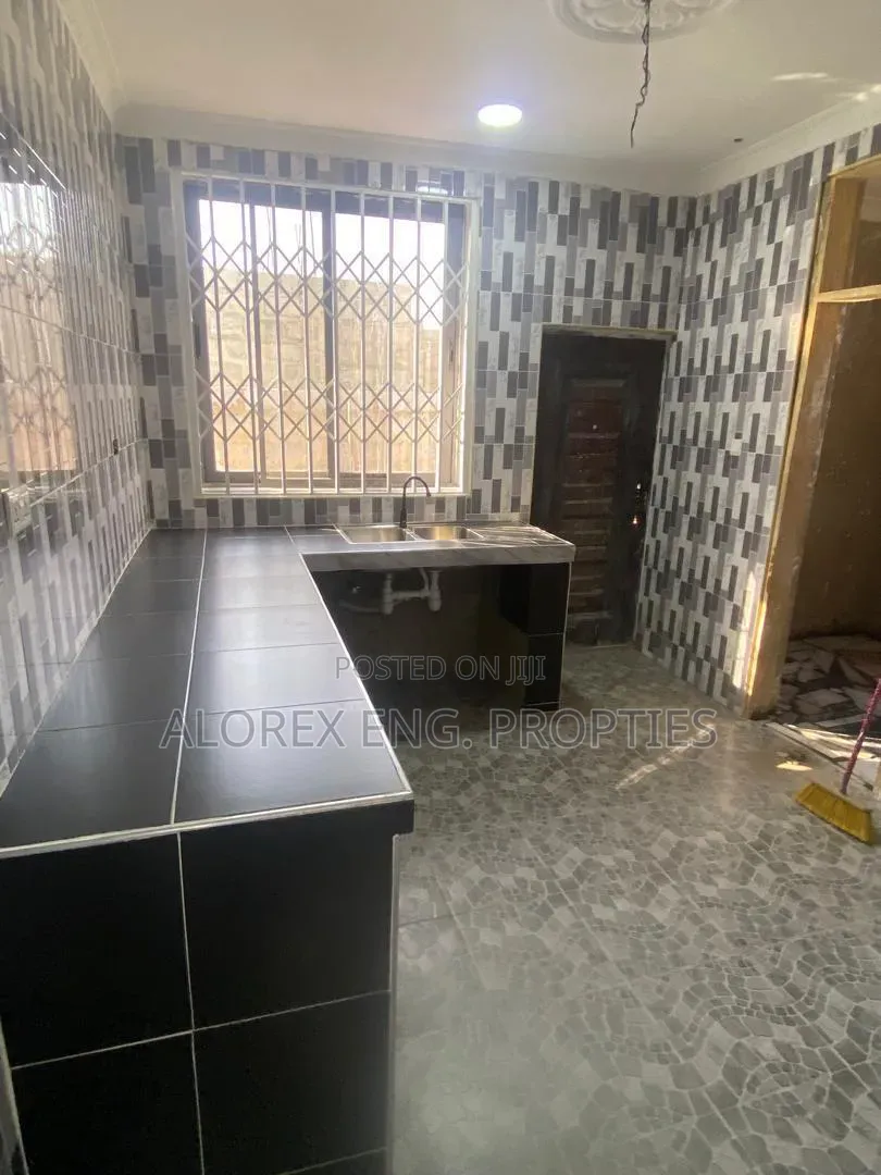 2bdrm Apartment in Amanfro, Castle Gate, Frafraha for rent in Frafraha