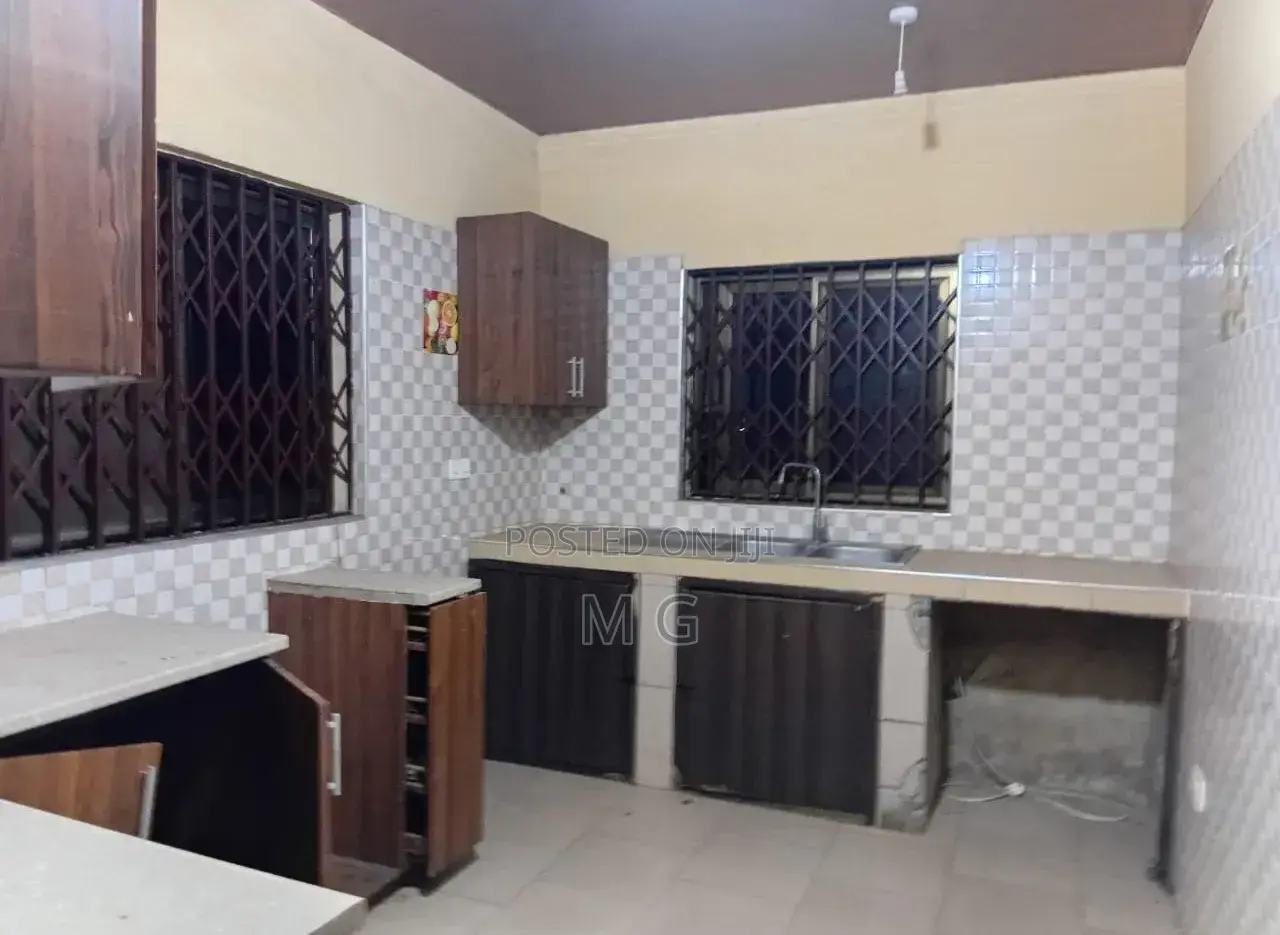 1bdrm Apartment in C25, Community 25 for rent in Community 25