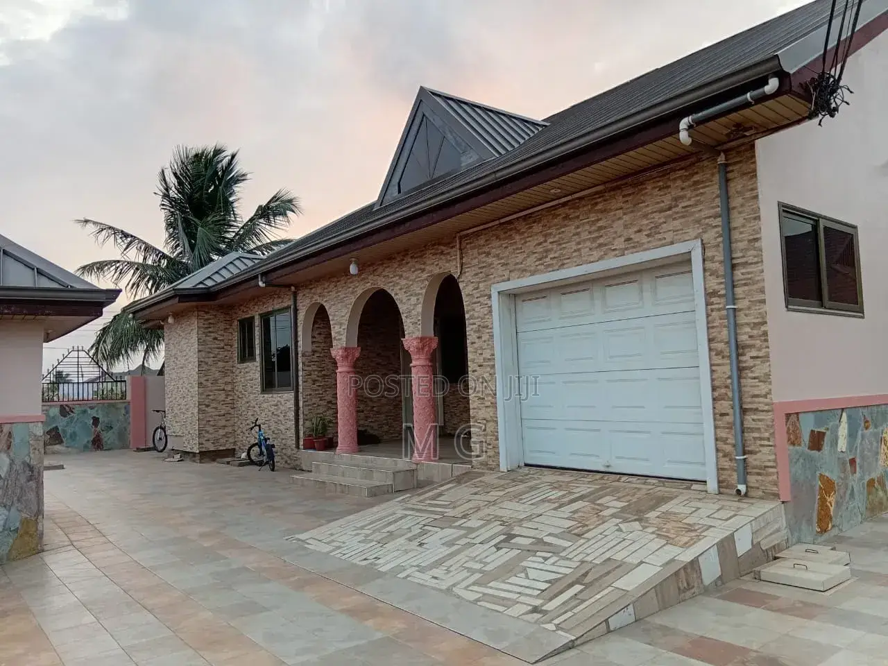 2bdrm Apartment in C25, Community 25 for rent in Community 25