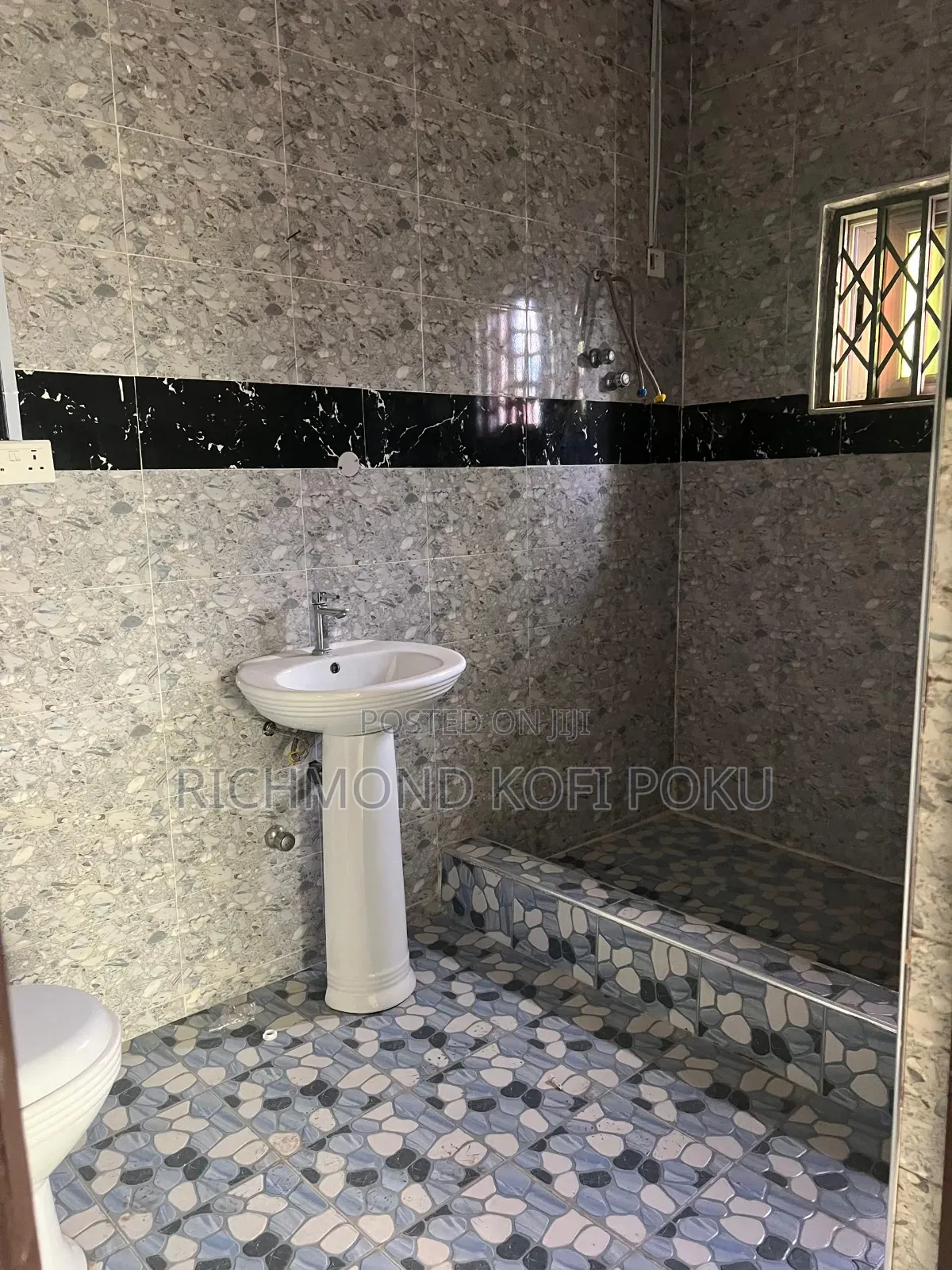 5bdrm House in Kofis Realty, Baatsona Total for rent in Baatsona Total