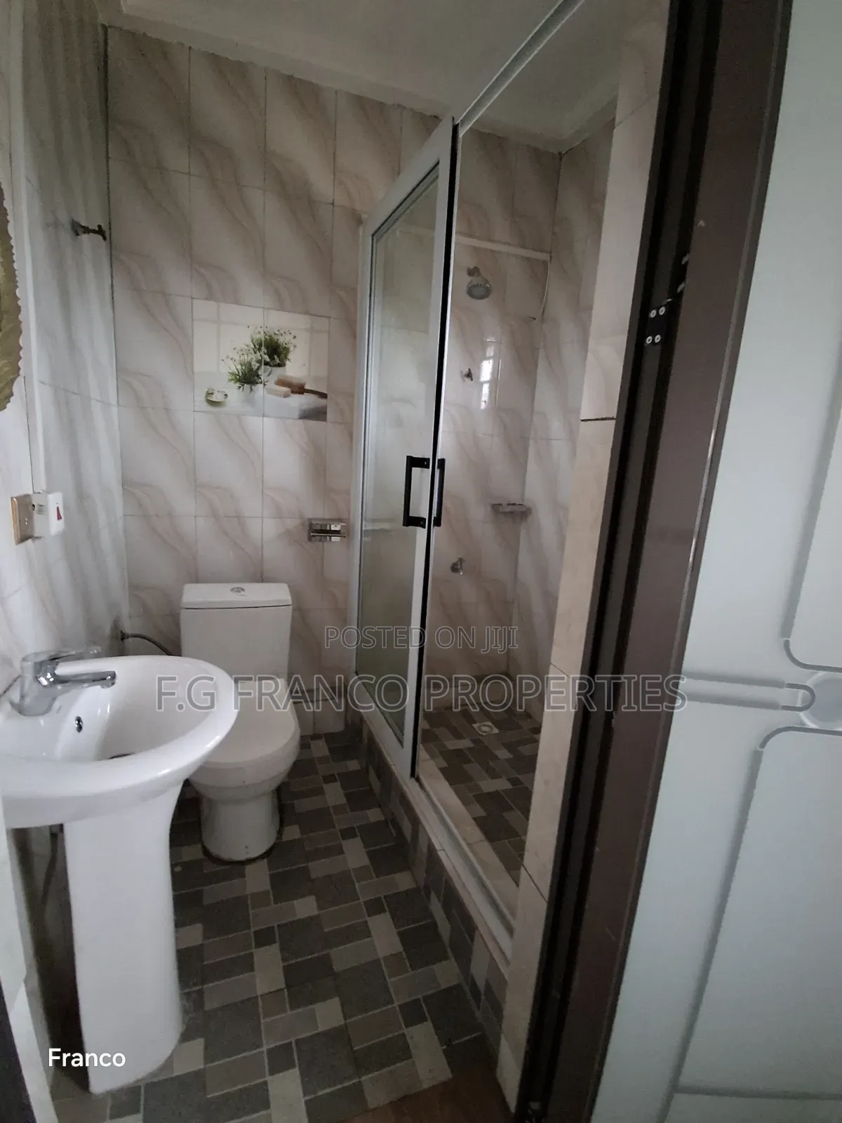 2bdrm Apartment in Kg Franco Properties, Coca Cola for rent in Coca Cola