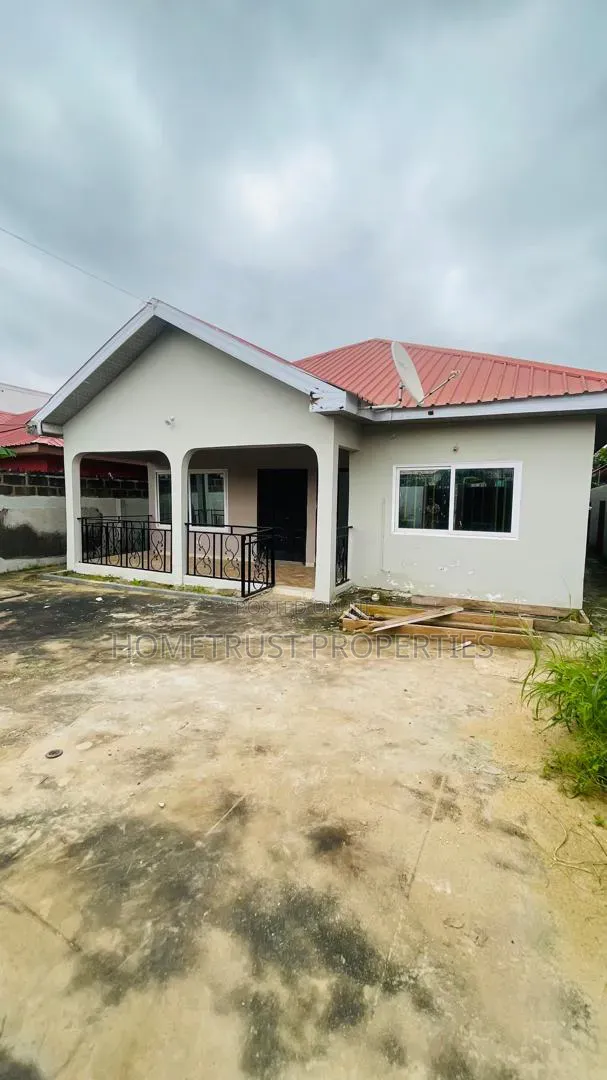 4bdrm House in Pokuase Acp for rent in Pokuase