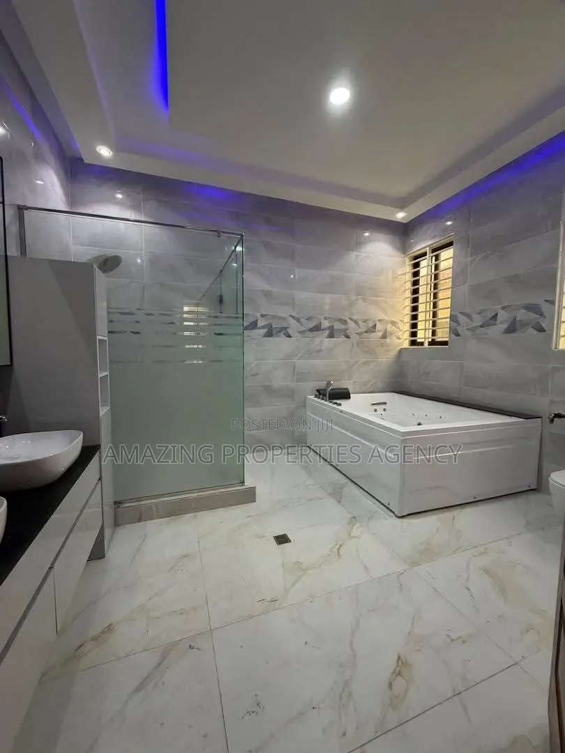 4bdrm House in East Legon, American House for rent in American House
