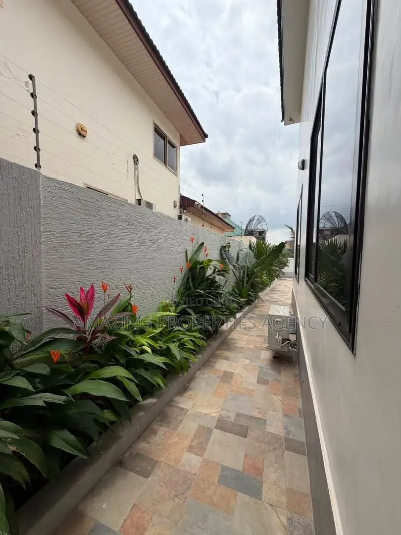 4bdrm House in East Legon, American House for rent in American House