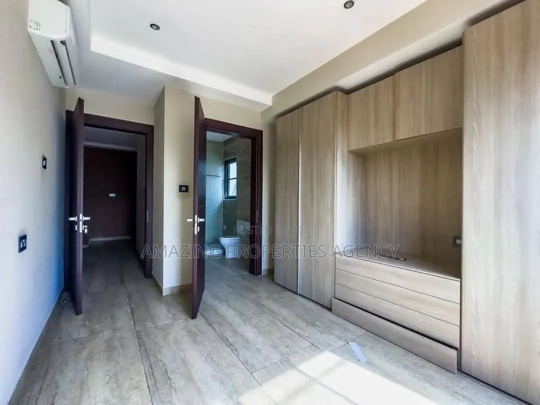 4bdrm House in East Legon, American House for rent in American House