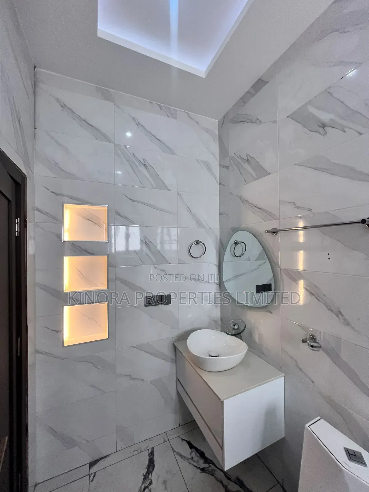 5bdrm Duplex in Nanakrom, School Junction for rent in School Junction