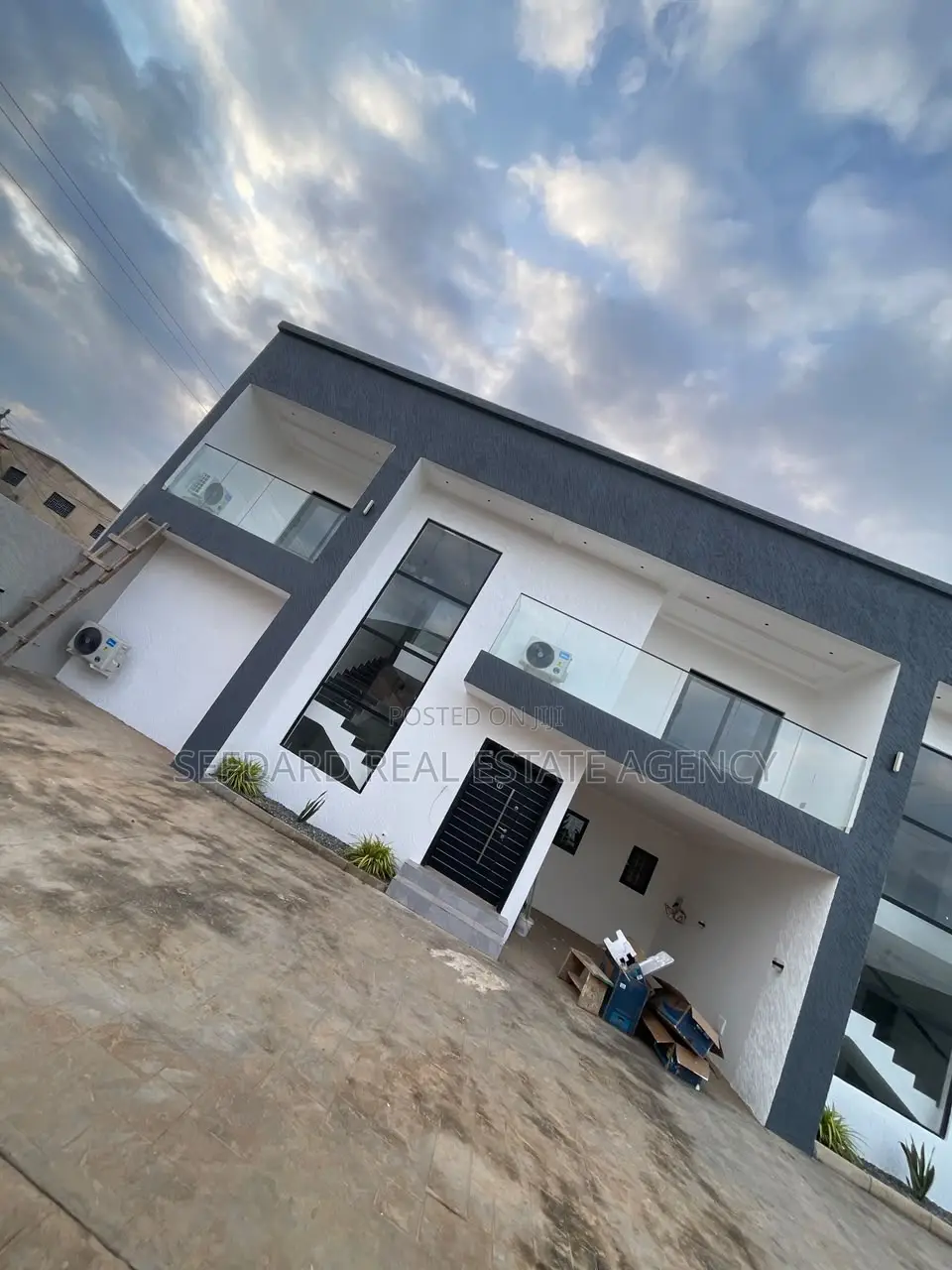 3bdrm Duplex in Sefdard Properties, Pokuase for rent in Pokuase