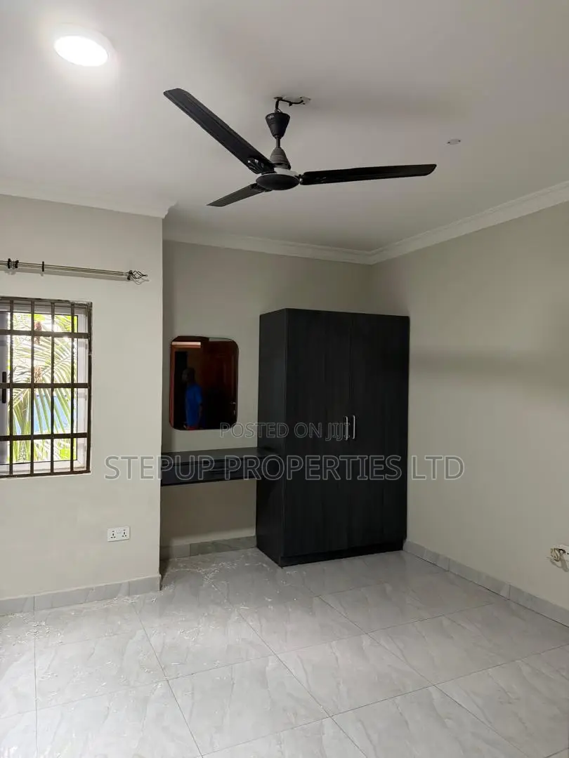 2bdrm Apartment in Ars, East Legon for rent in East Legon