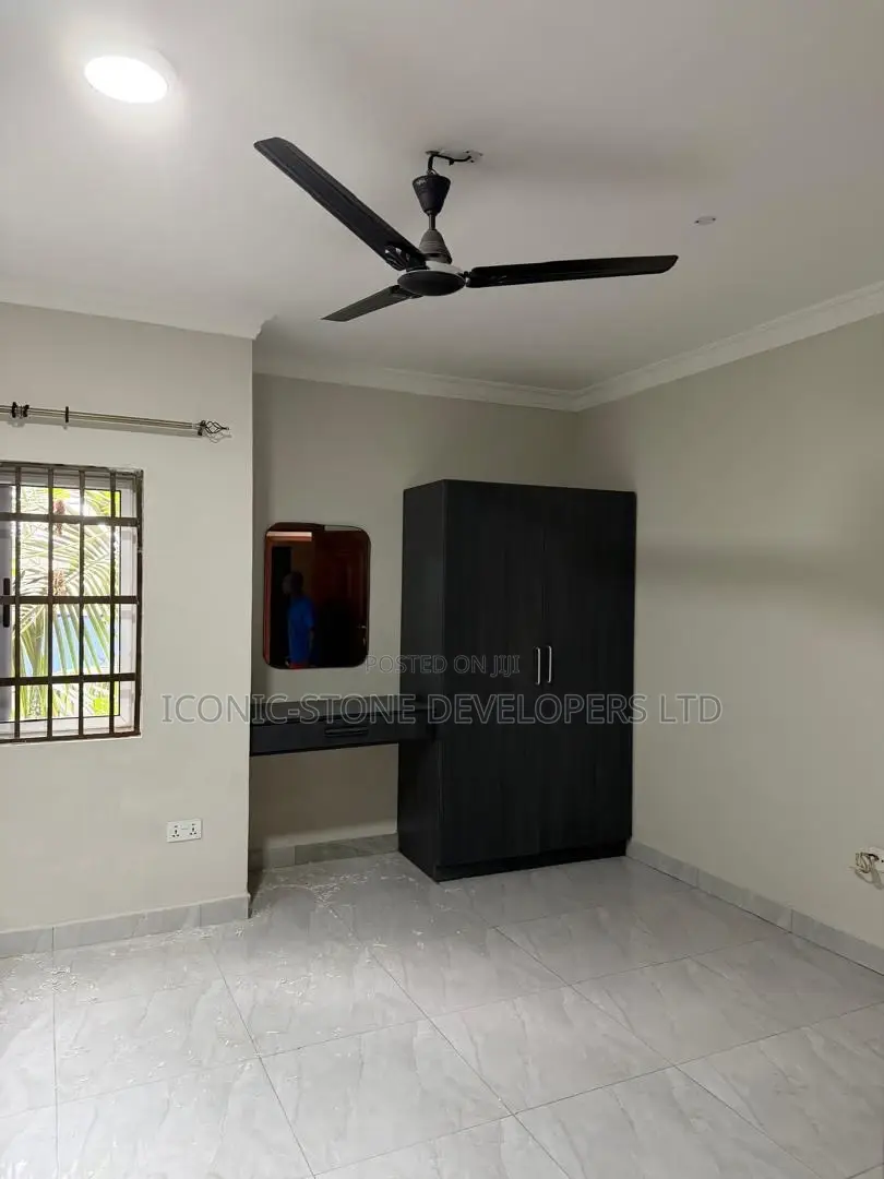 2bdrm Apartment in Ars, East Legon for rent in East Legon
