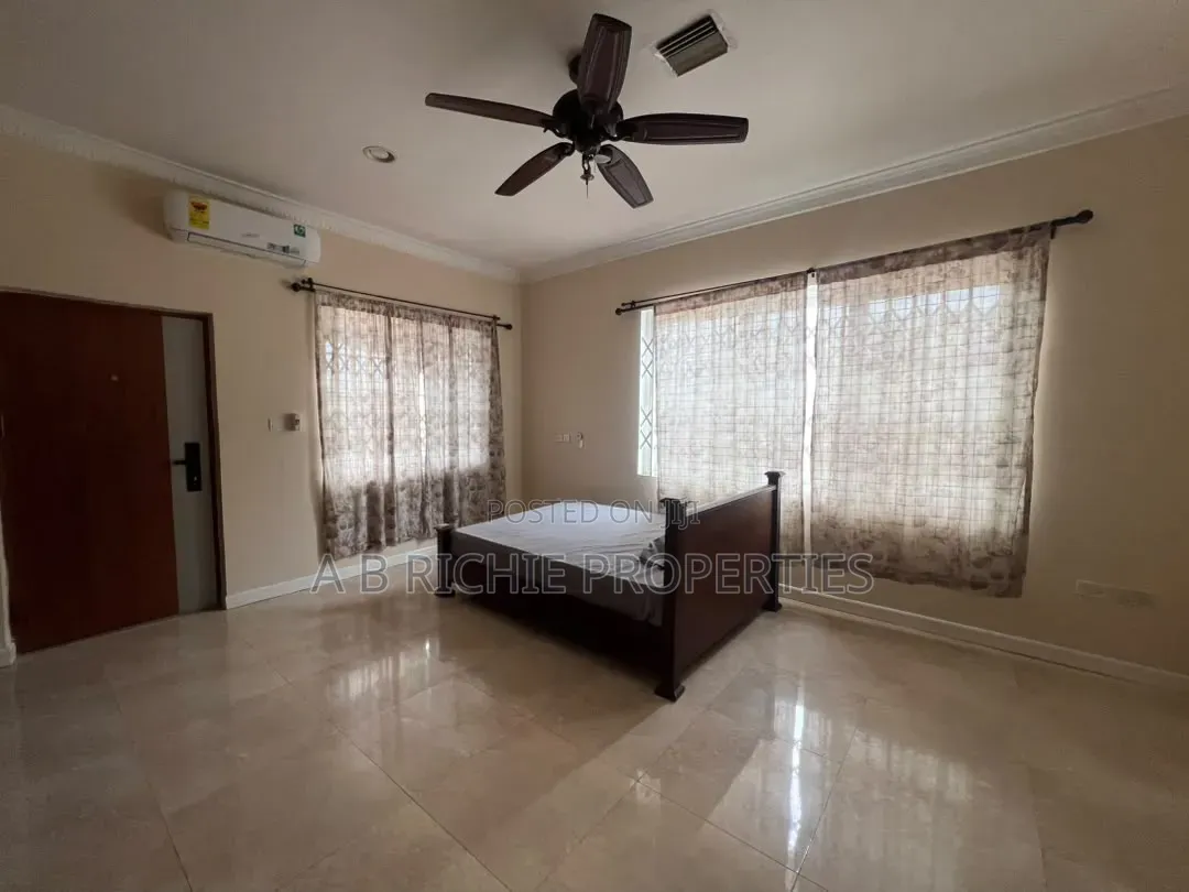 5bdrm House in Ab Richie Properties, Sakumono for sale in Sakumono