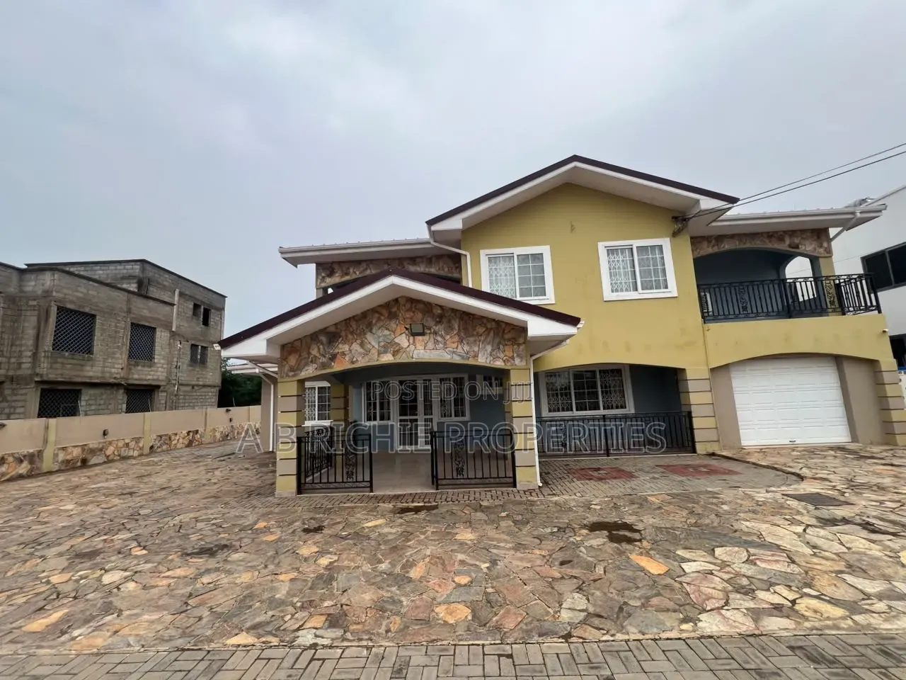 5bdrm House in Ab Richie Properties, Sakumono for sale in Sakumono