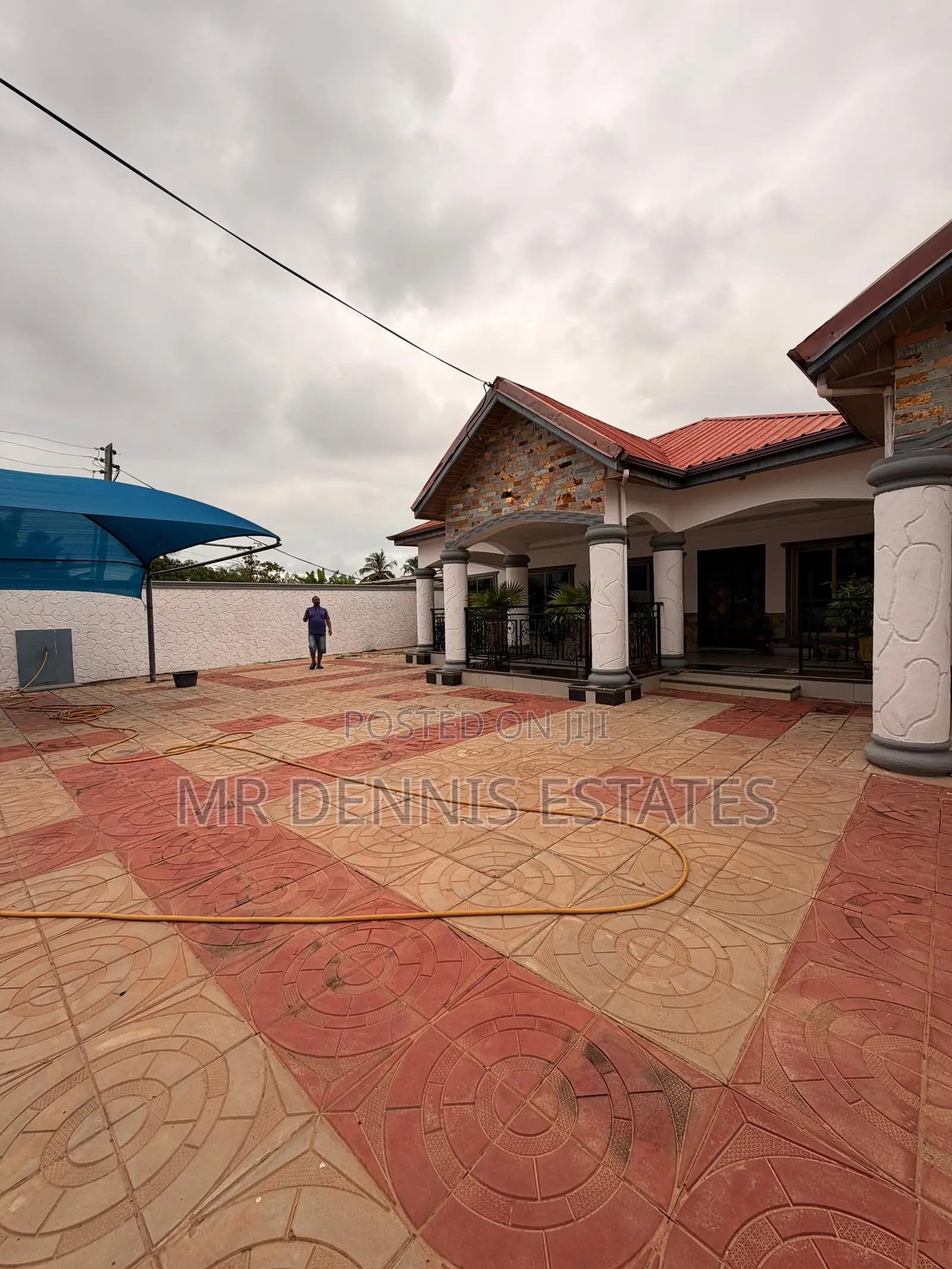 5bdrm House in Weija , Old Barrier for rent in Weija