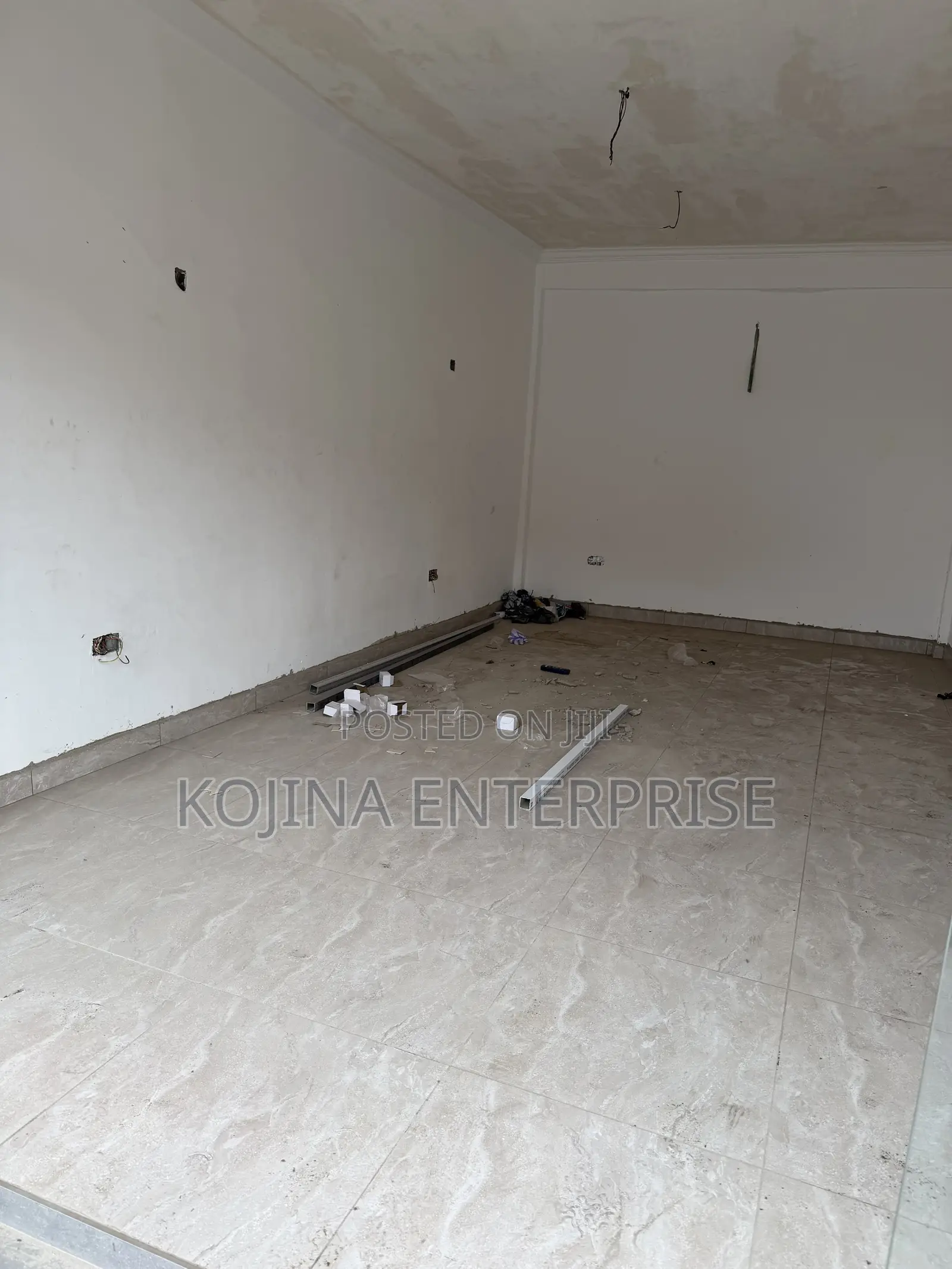  Prime Commercial Shop Space for Rent – Bantama | First Floor | 20 M2 in Kumasi Metropolitan