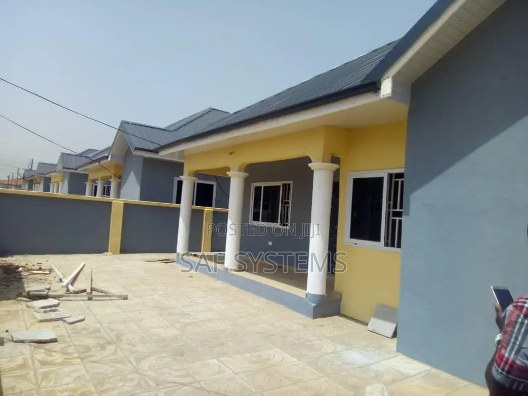 2bdrm House in Adom Estate, Community 25 for rent in Community 25