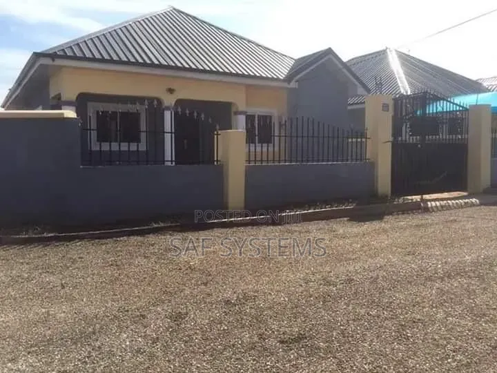 2bdrm House in Adom Estate, Community 25 for rent in Community 25