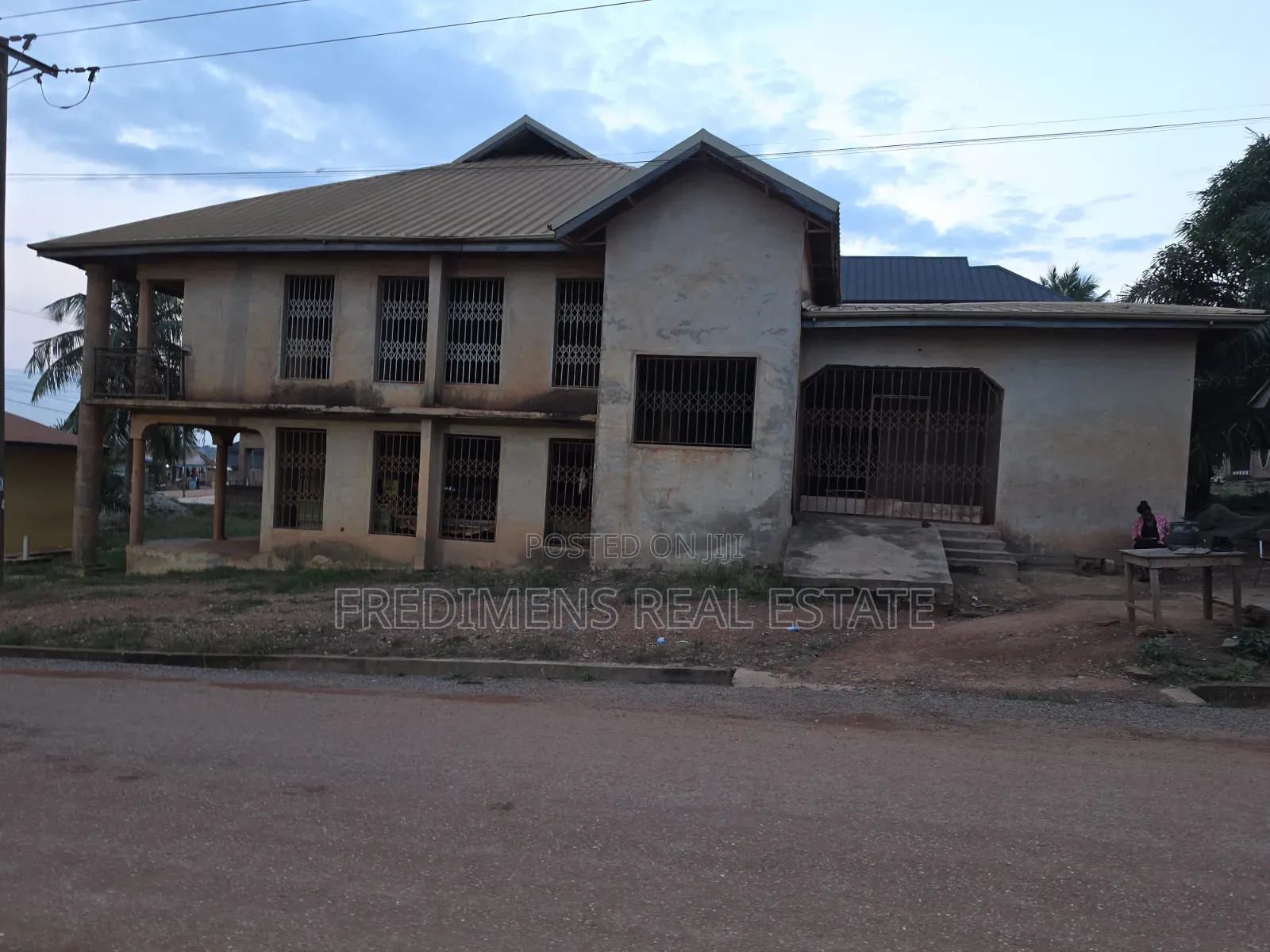8bdrm House in Fredimens Real, Kumasi Metropolitan for sale in Kumasi Metropolitan