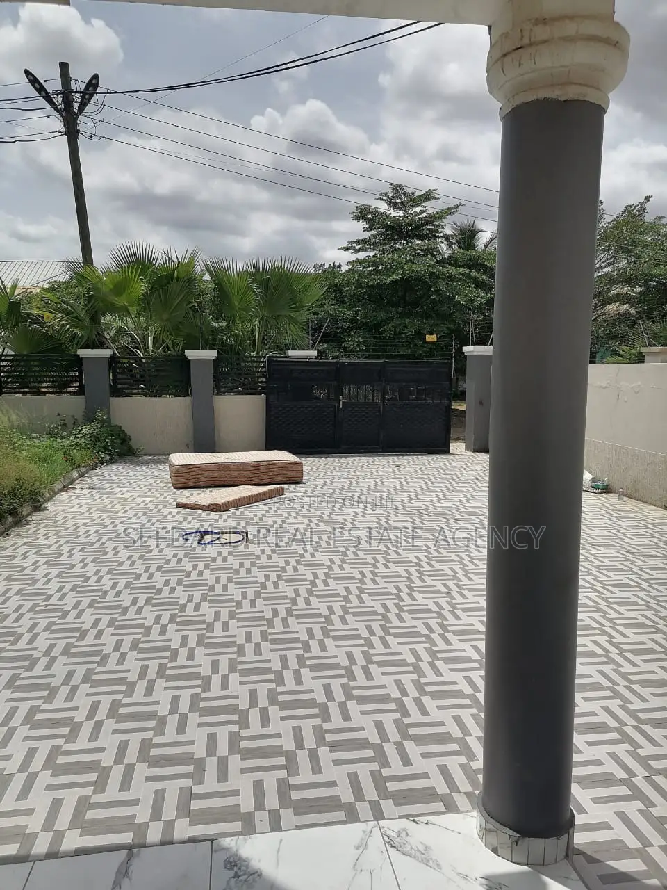 4bdrm Duplex in Sefdard Properties, Pokuase for rent in Pokuase