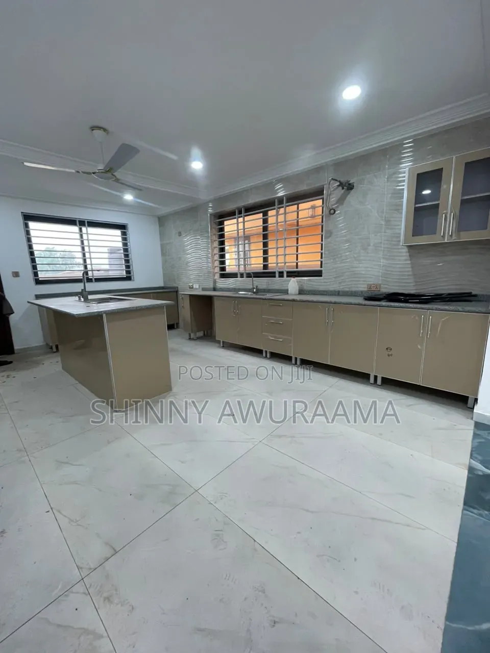 3bdrm House in Ashaley Botwe, School Junction for sale in School Junction