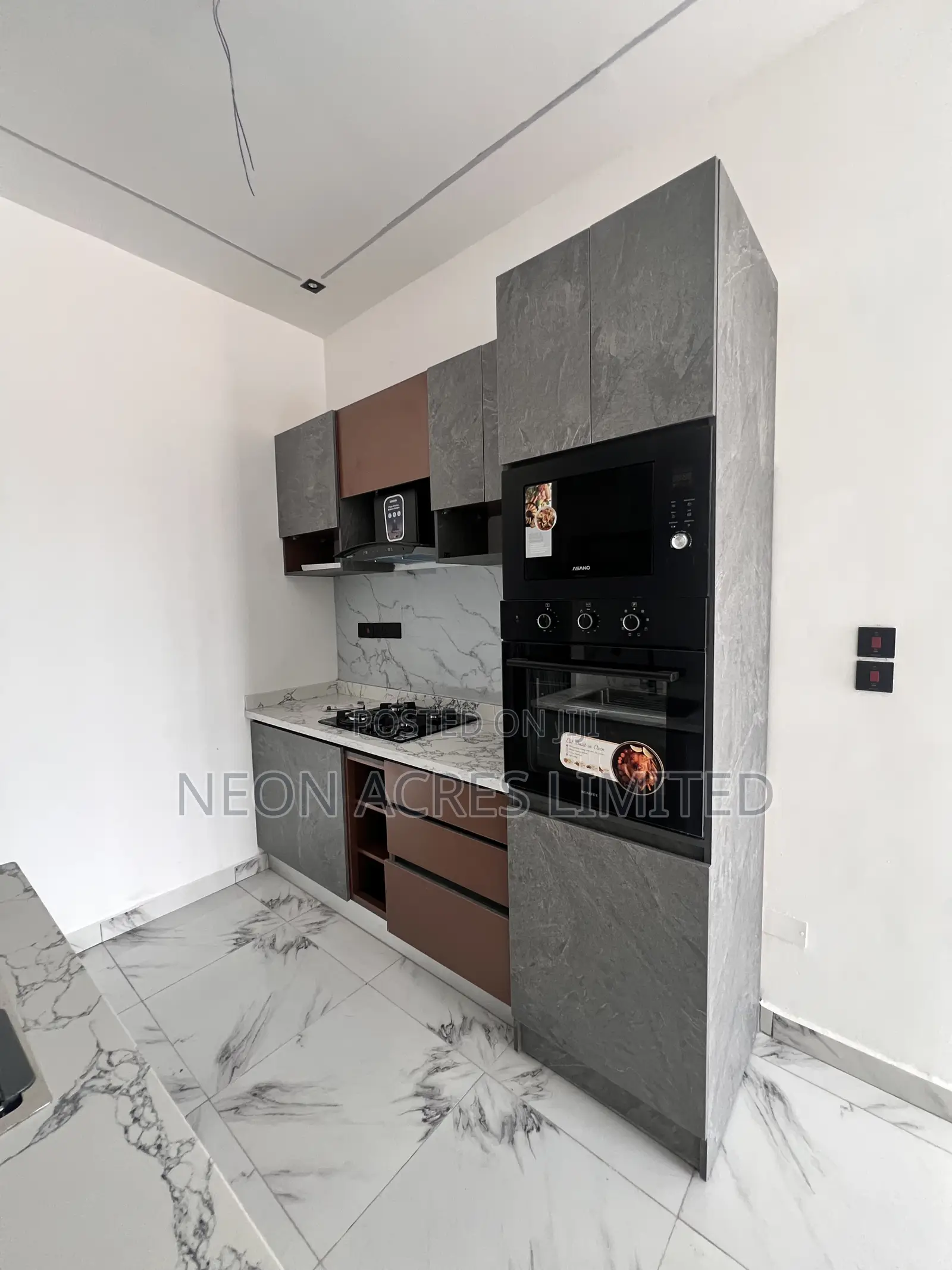 3bdrm House in Crystal Park, East Legon for sale in East Legon