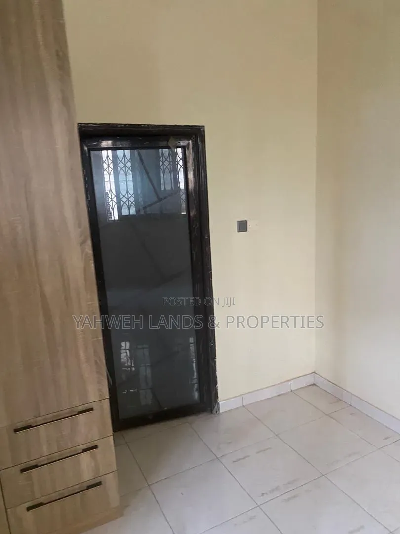 Furnished 4bdrm House in Adenta Commando, Barrier for rent in Barrier