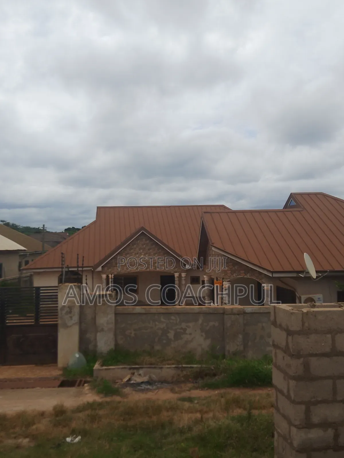 Two Apartments at SYN AIRPORT in Sunyani Municipal