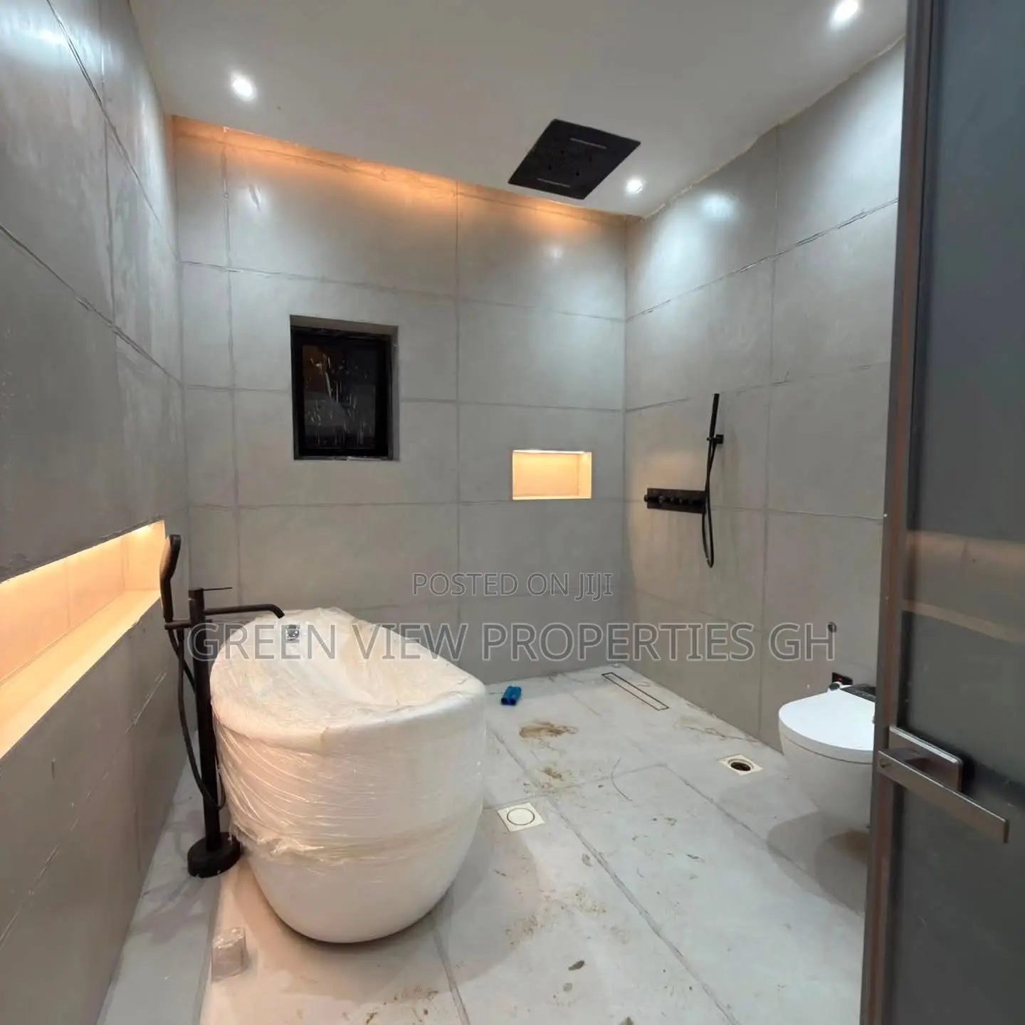 4bdrm Duplex in East Legon for sale in East Legon