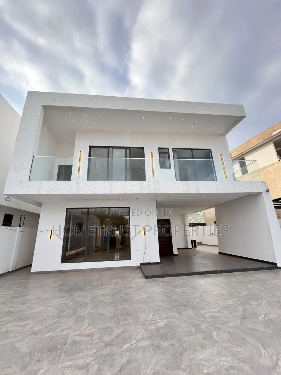 4bdrm Duplex in East Legon, Boundary Road Area for sale in Boundary Road Area