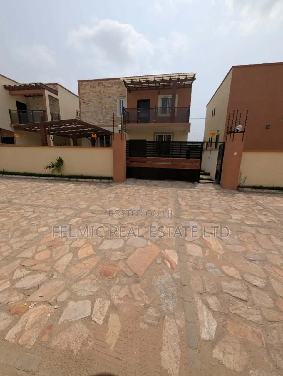 3bdrm Duplex in Felmic Real Estate, Mile 7 for rent in Mile 7