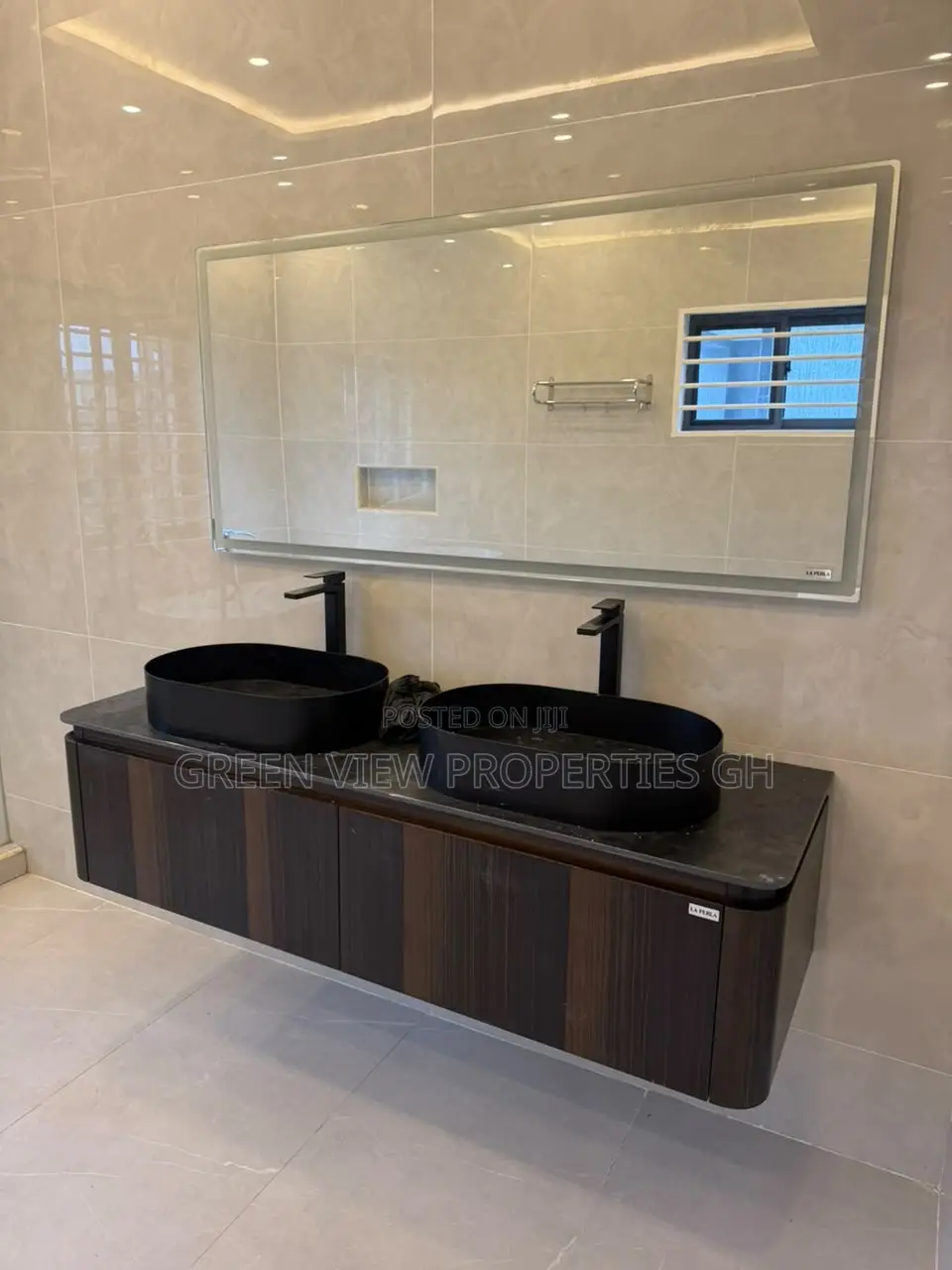 4bdrm Duplex in East Legon for sale in East Legon