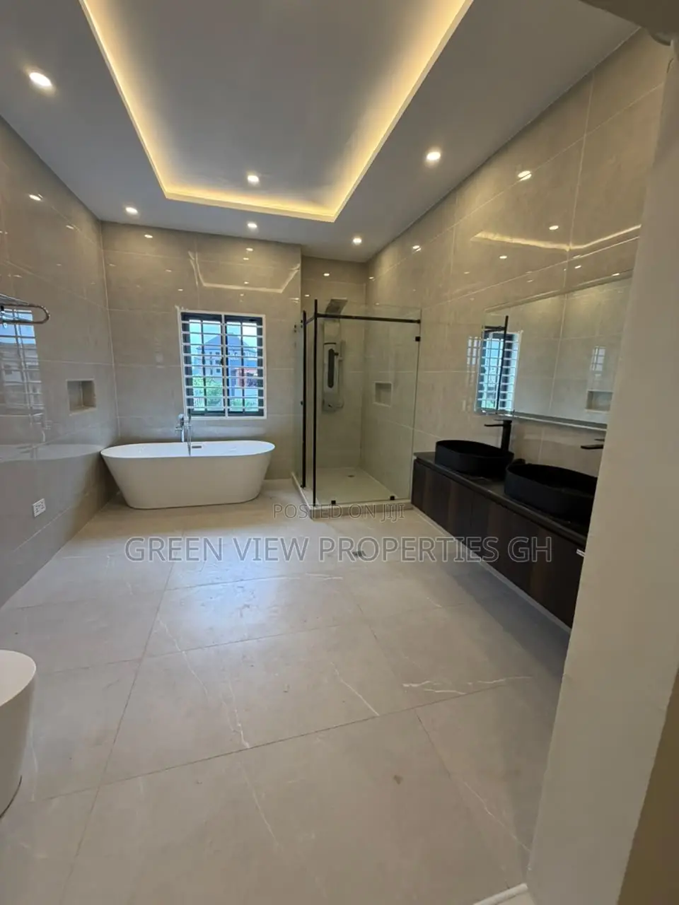 4bdrm Duplex in East Legon for sale in East Legon