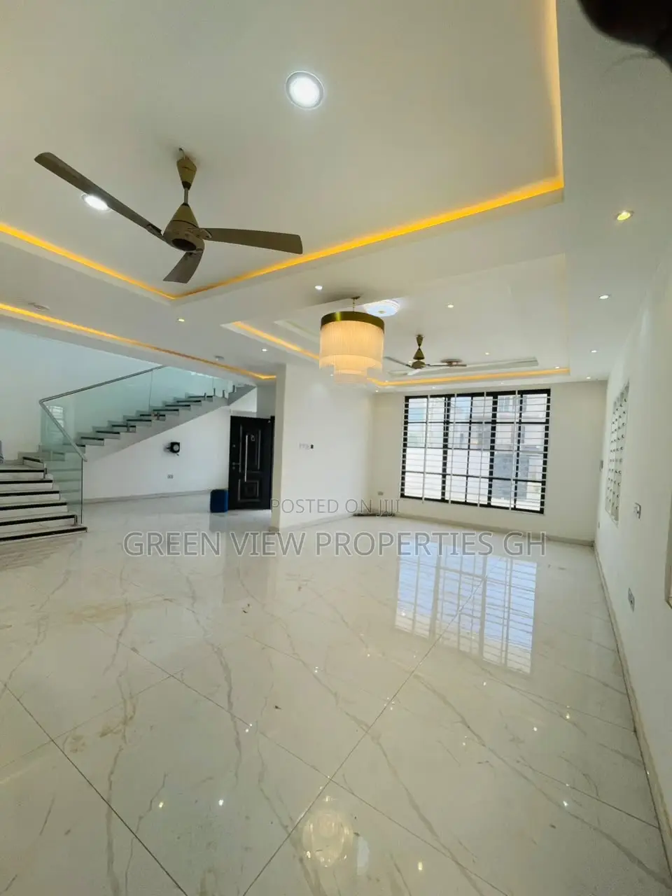 4bdrm Duplex in East Legon for sale in East Legon