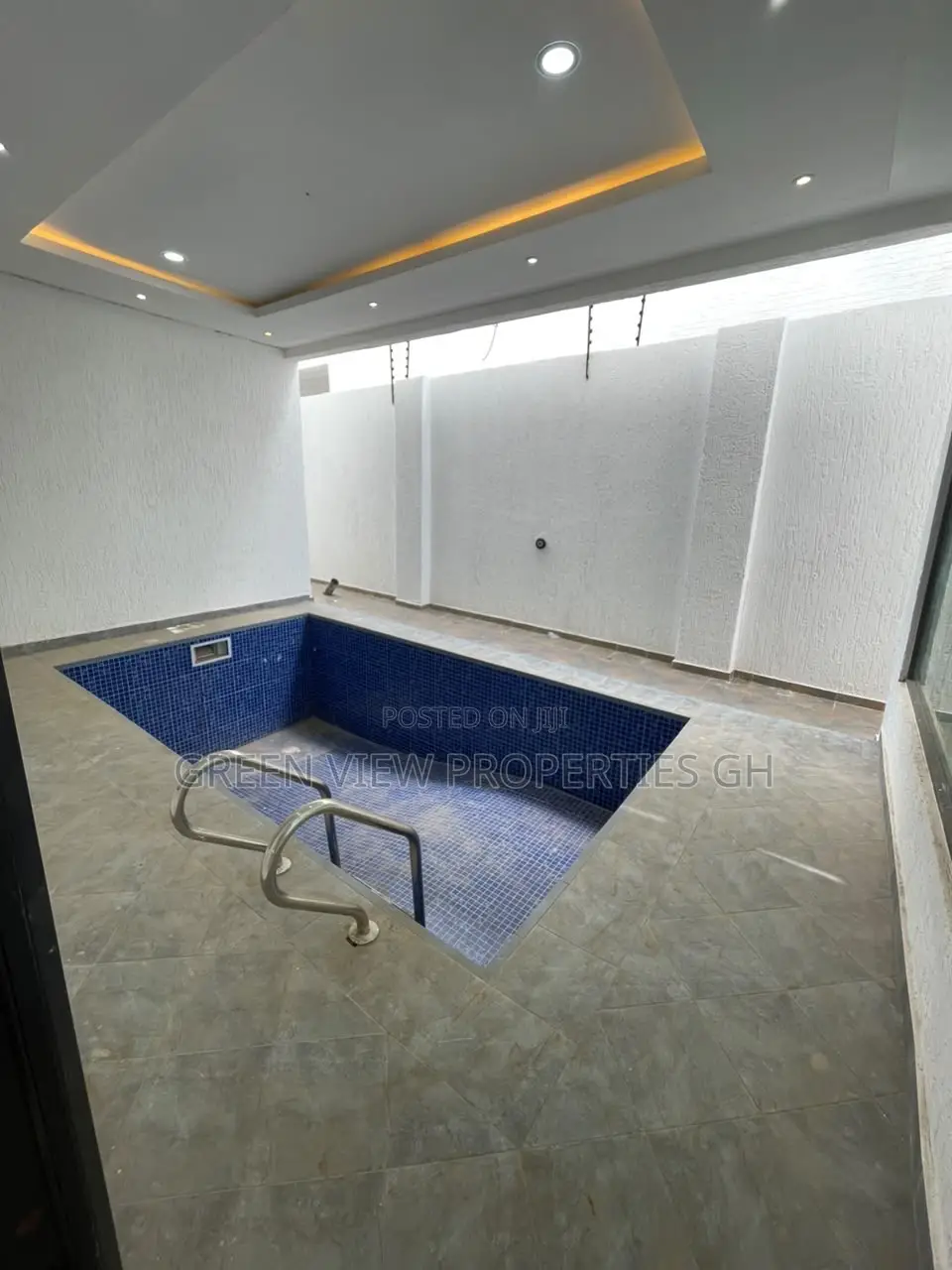 4bdrm Duplex in East Legon for sale in East Legon