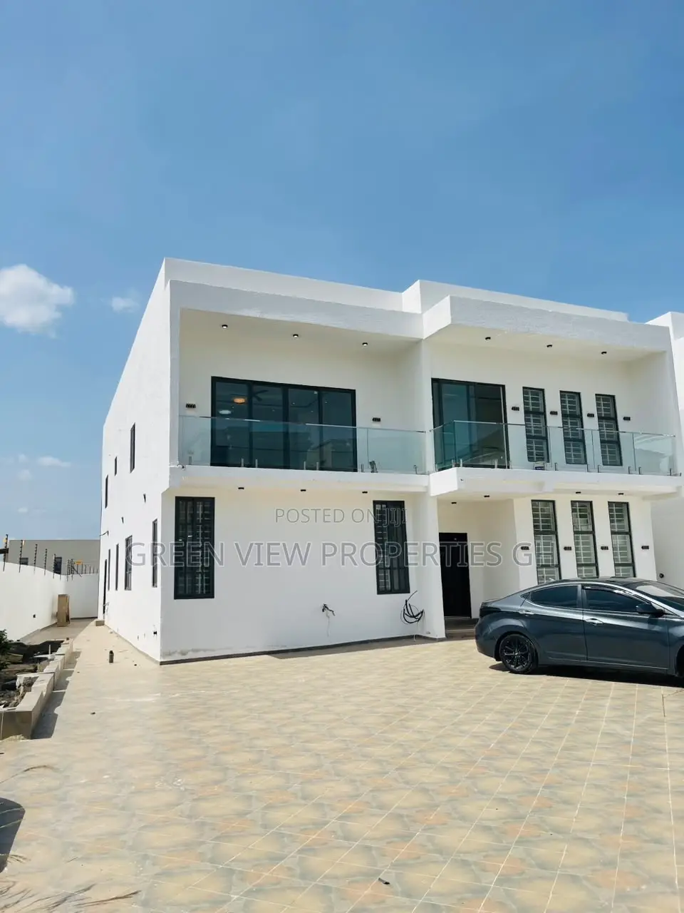 4bdrm Duplex in East Legon for sale in East Legon